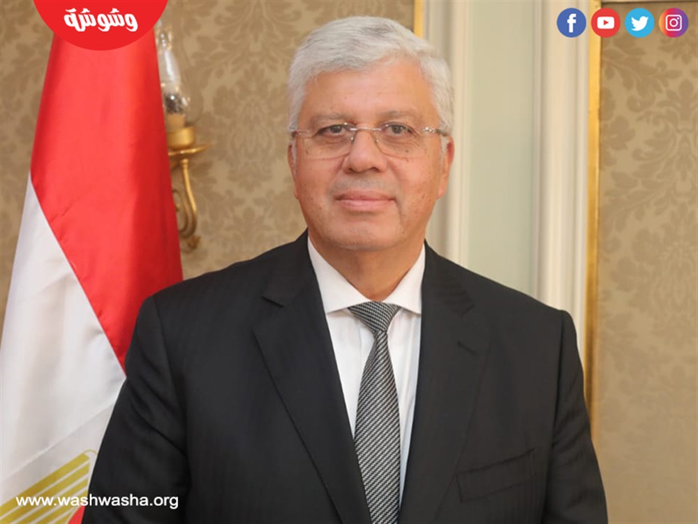 أيمن عاشور